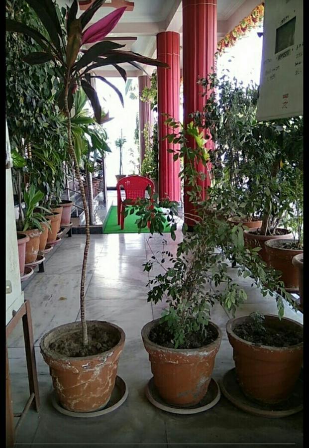 Ganga Palace Hotel อุจเจน ภายนอก รูปภาพ